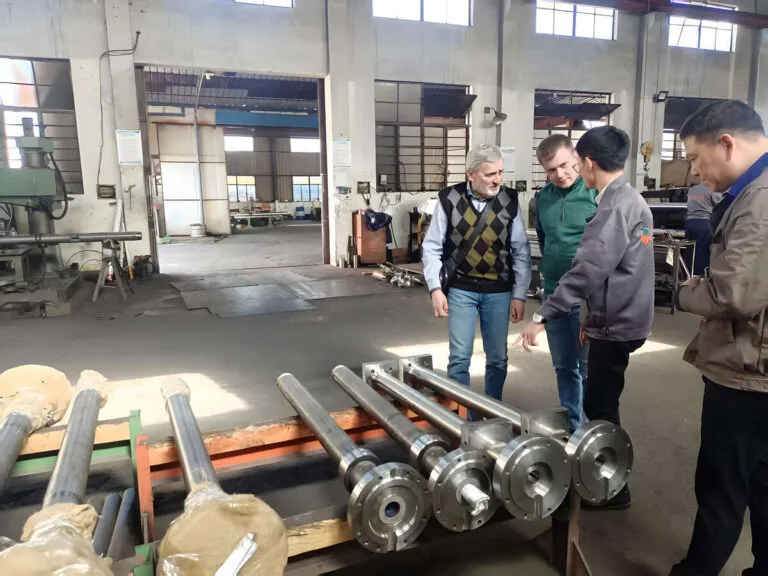 热烈欢迎欧洲客户来我厂参观